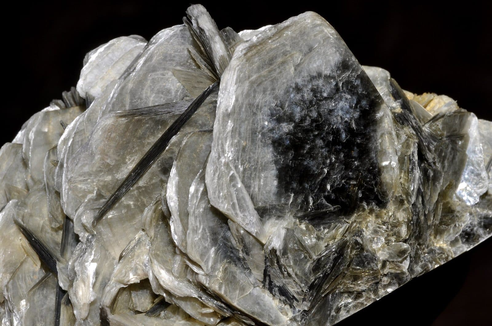 Feuillets de mica muscovite brut