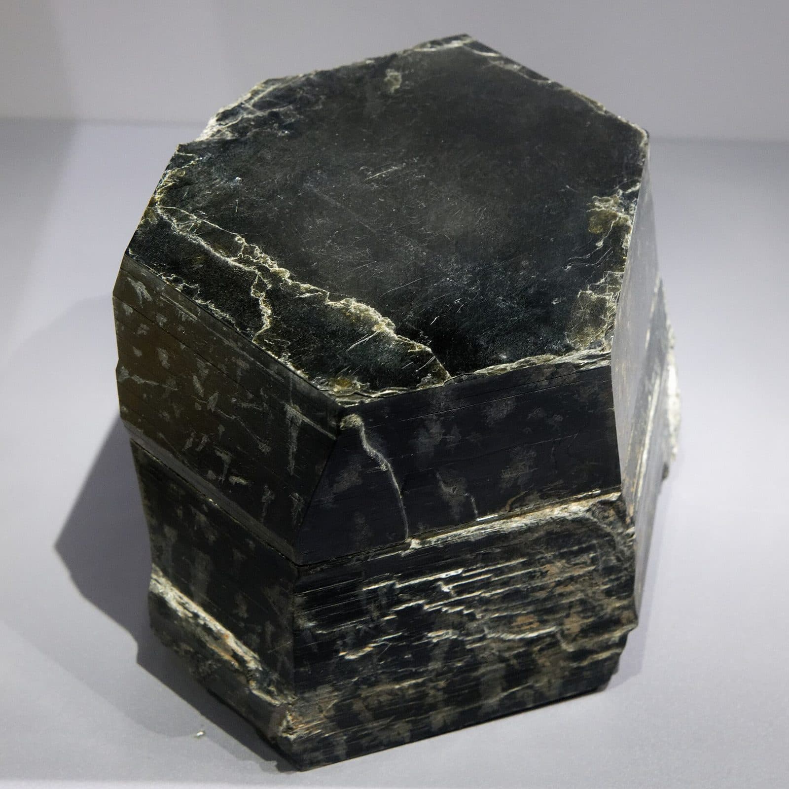 Cristal de mica phlogopite d'Ampandrandava, Madagascar